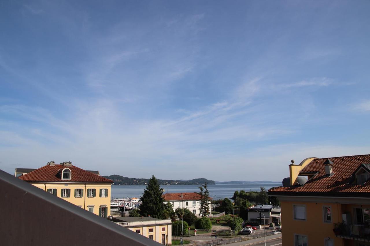 Attico Vistalago - Centro Citta Verbania Bagian luar foto