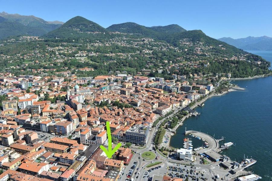 Attico Vistalago - Centro Citta Verbania Bagian luar foto